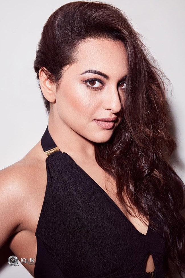 Sonakshi-Sinha